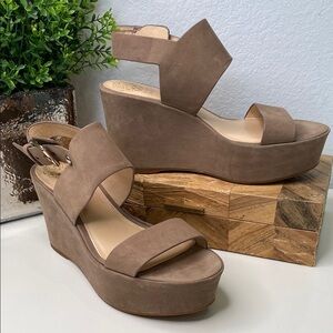 Vince Camuto‎ Karlan Platform Wedge Sandal in Smoke Show Size 8